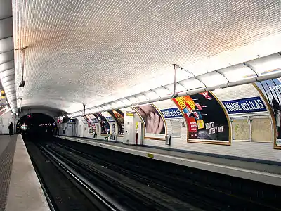 La station Mairie des Lilas. L'atelier est visible au fond, dans le prolongement de la ligne.