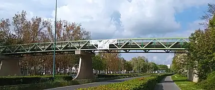 Pont piétonnier pour le parc de Val de Murigny.