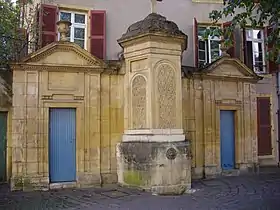 Fontaine de la place Sainte-Croix