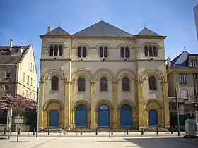Façade de la synagogue de Metz.