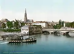 Moyen Pont vers 1900. Carte postale ancienne.