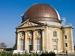 La grande coupole de l'Observatoire de Meudon (pouvant tourner sur elle-même).