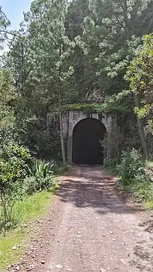 Tunnel ferroviaire désaffecté dans le parc de Mexiquillo