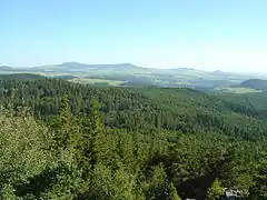 Vue sur le mont Mézenc et le mont d'Alambre