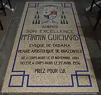 Tombe de Mgr Guichard en l'église de Corps-Nuds.