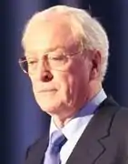 Michael Caine (Alfred Pennyworth)