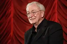 Michael Caine interprète Arthur Tressler.