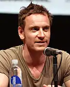 Michael Fassbender dans le rôle de Erik Magnus Lensherr / Magnéto jeune