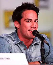 Michael Trevino interprète Tyler Lockwood