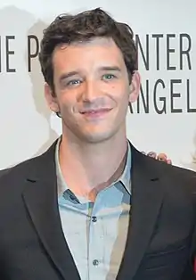 Michael Urie interprète Marc St James