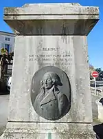 Médaillon du général Michel de Beaupuy« Monument au général Beaupuy à Mussidan », sur À nos grands hommes.,« Monument au général Beaupuy à Mussidan », sur e-monumen.