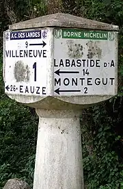 Borne Michelin près de Montégut.