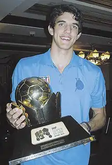 Miguel Sánchez-Migallón avec le trophée