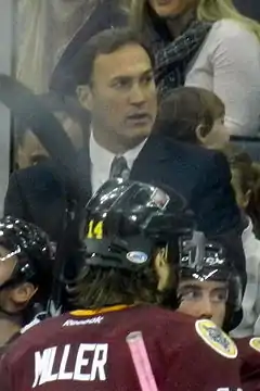 Description de l'image Mike Foligno coaching.jpg.