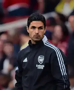 Mikel Arteta sur le banc d'Arsenal