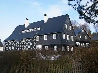 Maison traditionnelle à Mikulášovice.