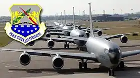 Alignement de ravitailleurs KC-135 du 100th Air Refueling Wing (USAF) en préparation au décollage à la RAF Station de Mildenhall.