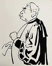 Caricature de profil d’un homme aux cheveux et moustache blancs et aux épais sourcils noirs, portant des lorgnons, vêtu d’une robe d’avocat et tenant une feuille dans sa main droite