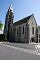 Autre vue de la collégiale depuis la rue.