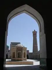 Le minaret Kalon vu depuis la mosquée Kalon.