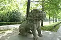 Statue en pierre d'un lion