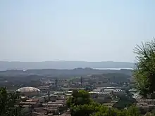 Photographie panoramique de la mine Serbariu vue depuis le mont Rosmarino