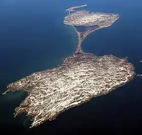 Vue aérienne de Miquelon depuis le sud en avril 2017.