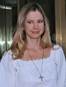 Mira Sorvino dans le rôle de Marcia Lewis