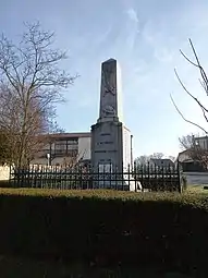 Le monument aux morts.