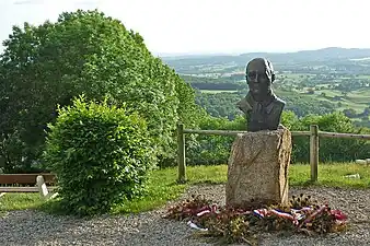 Buste de François Mitterrand à l'espace François-Mitterrand.