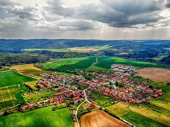 Mlečice : vue aérienne.