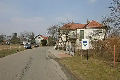 Une entrée du village.