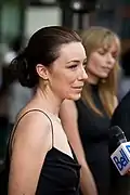 Molly Parker dans le rôle de Jacqueline Sharp