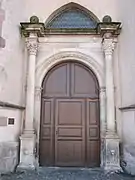 Portail principal baroque du XVIIe siècle.