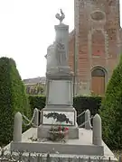 Le monument aux morts de la commune.