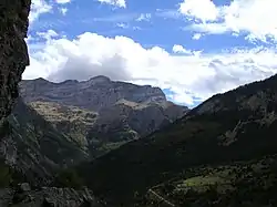 La partie sud de vallée de l'Ara et le Mondaruego (2 848 m) en octobre