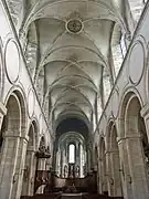 La nef de l'église abbatiale.
