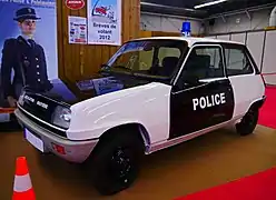 Une Renault 5 "Pie" de la Police nationale.