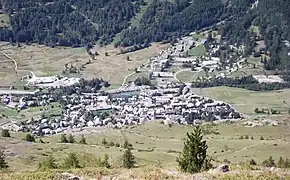 Village du Monêtier-les-Bains depuis la montagne du Puy du Cros.