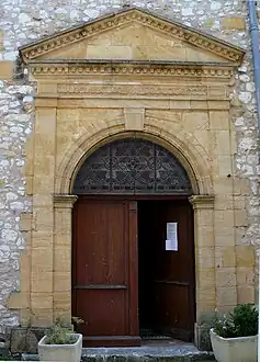 Entrée de l'ancien hospice.