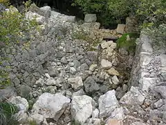 le castrum de Saint-Laurent, symétrique de Villevieille.