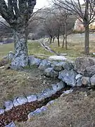 Aqueduc du château de la Lubi : canal d'alimentation.