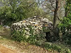 Cabane à l'est de Mons.