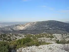 Vue du mont Carpiagne depuis le mont Puget.