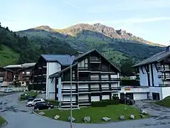 Le mont Joly depuis le hameau du Lay.