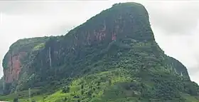 Le mont Kakoulima dominant la plaine de Dubréka.