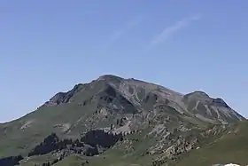 Vue du mont Lachat de Châtillon depuis le col des Annes à l'est-nord-est.