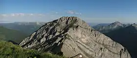 Vue de la face sud du mont Pécloz.