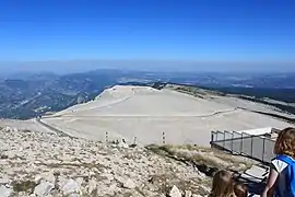 Vue depuis le sommet sur les derniers kilomètres communs avec le versant sud.