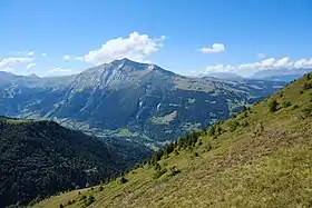 Vue du mont Joly depuis le mont Vorassay à travers le val Montjoie au nord-est.